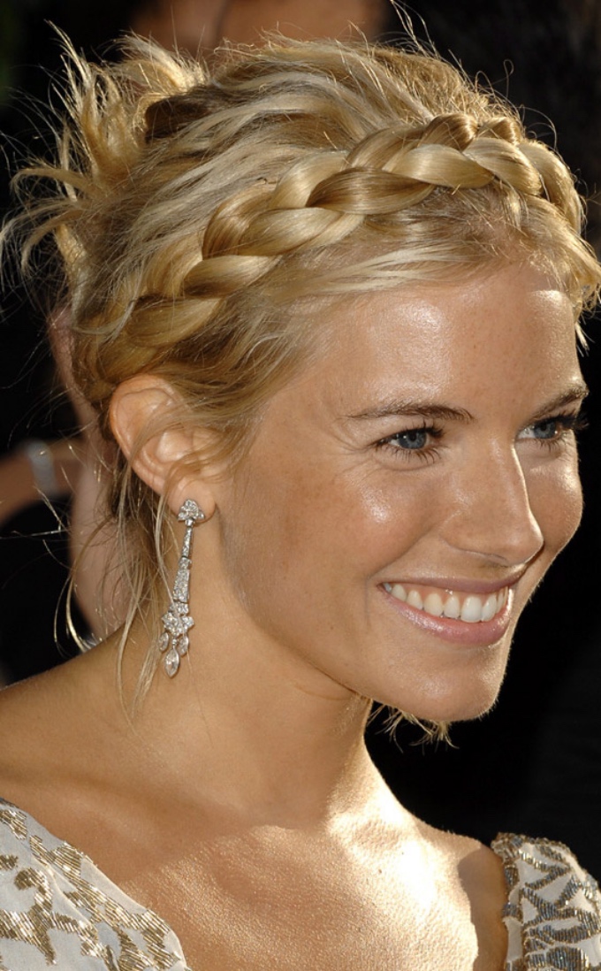 como_hacer_las_trenzas_diadema_que_lucen_las_celebrities_626342566_562x